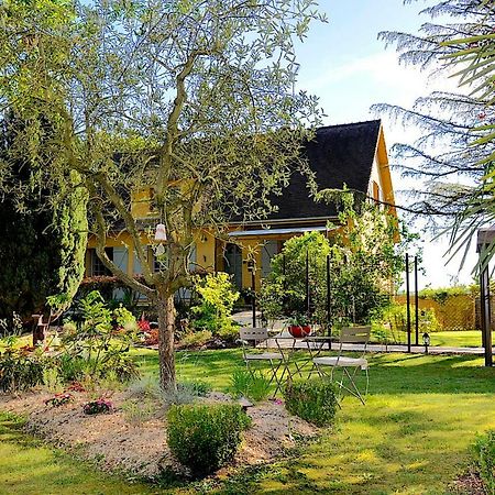 Bed and Breakfast Au Jardin de Lisa Cherreau Exterior foto