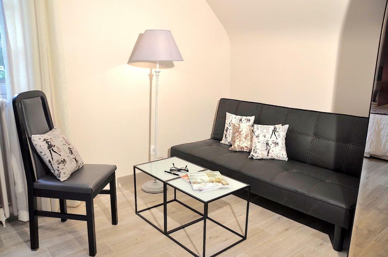 Bed and Breakfast Au Jardin de Lisa Cherreau Exterior foto