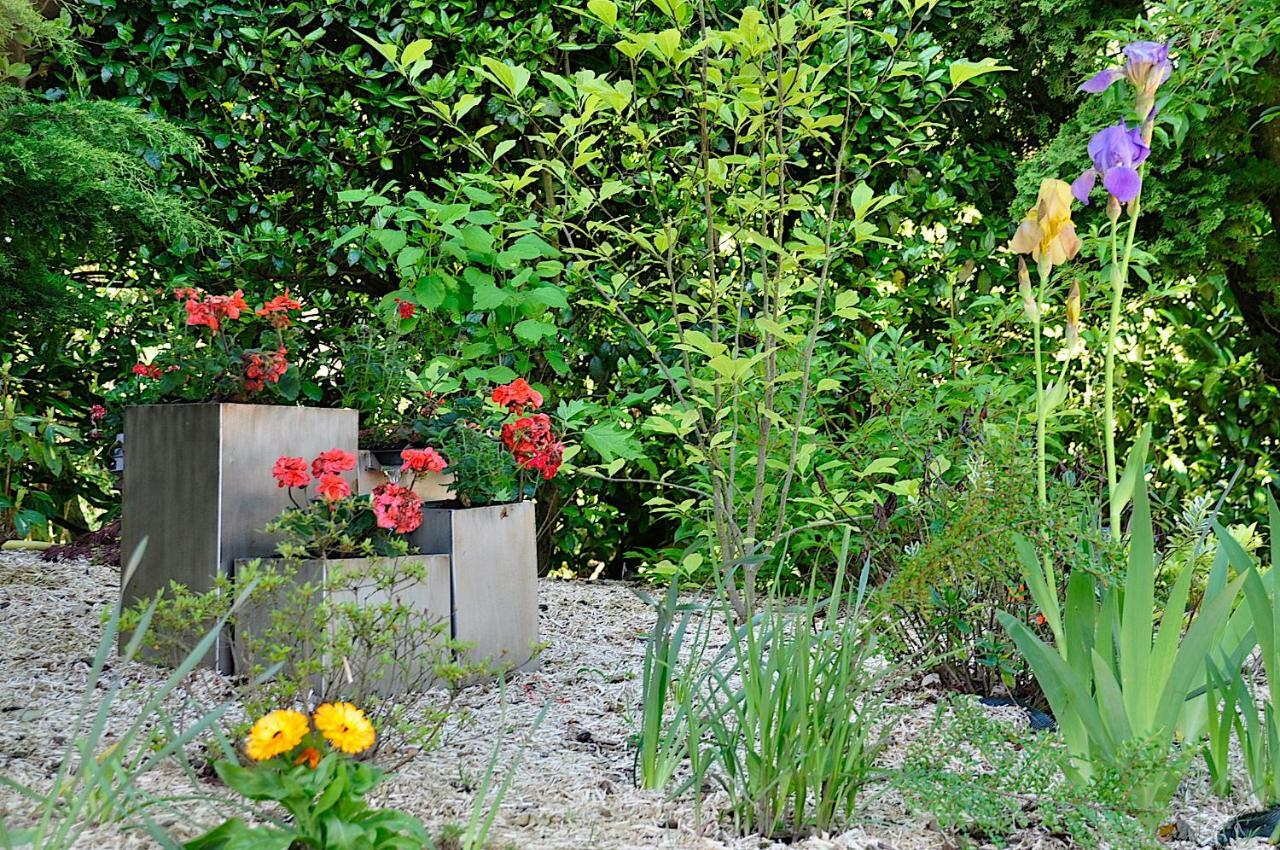 Bed and Breakfast Au Jardin de Lisa Cherreau Exterior foto