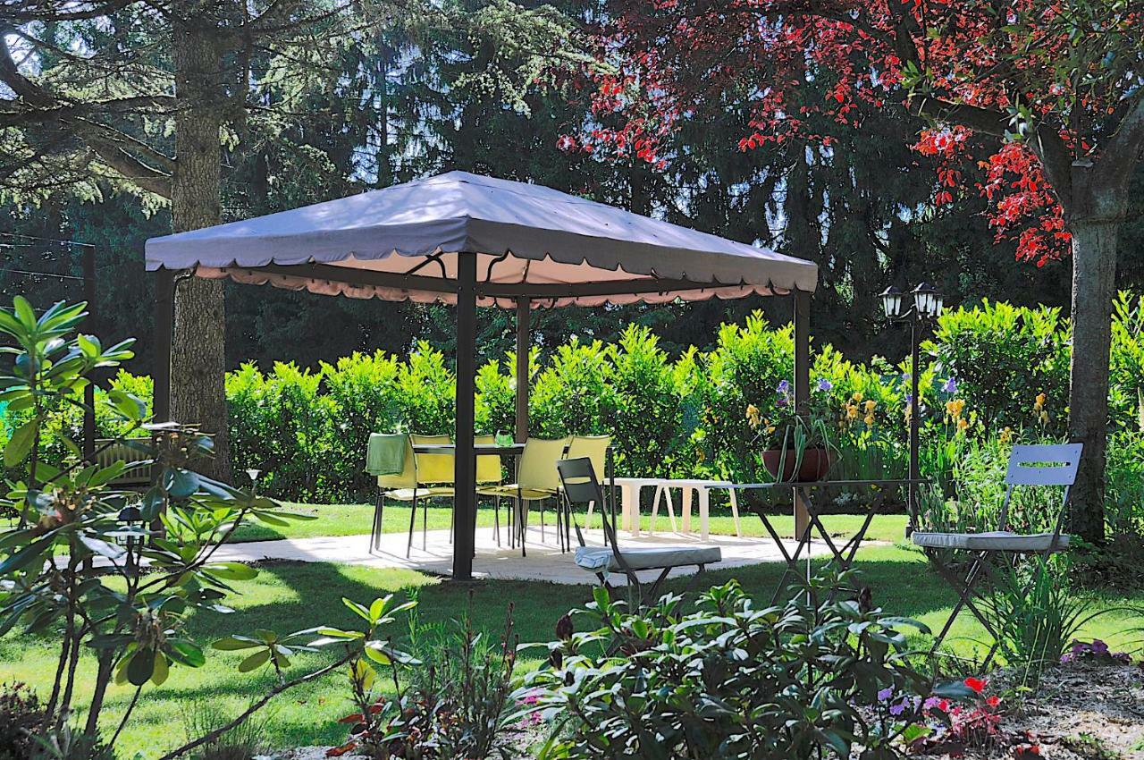 Bed and Breakfast Au Jardin de Lisa Cherreau Exterior foto